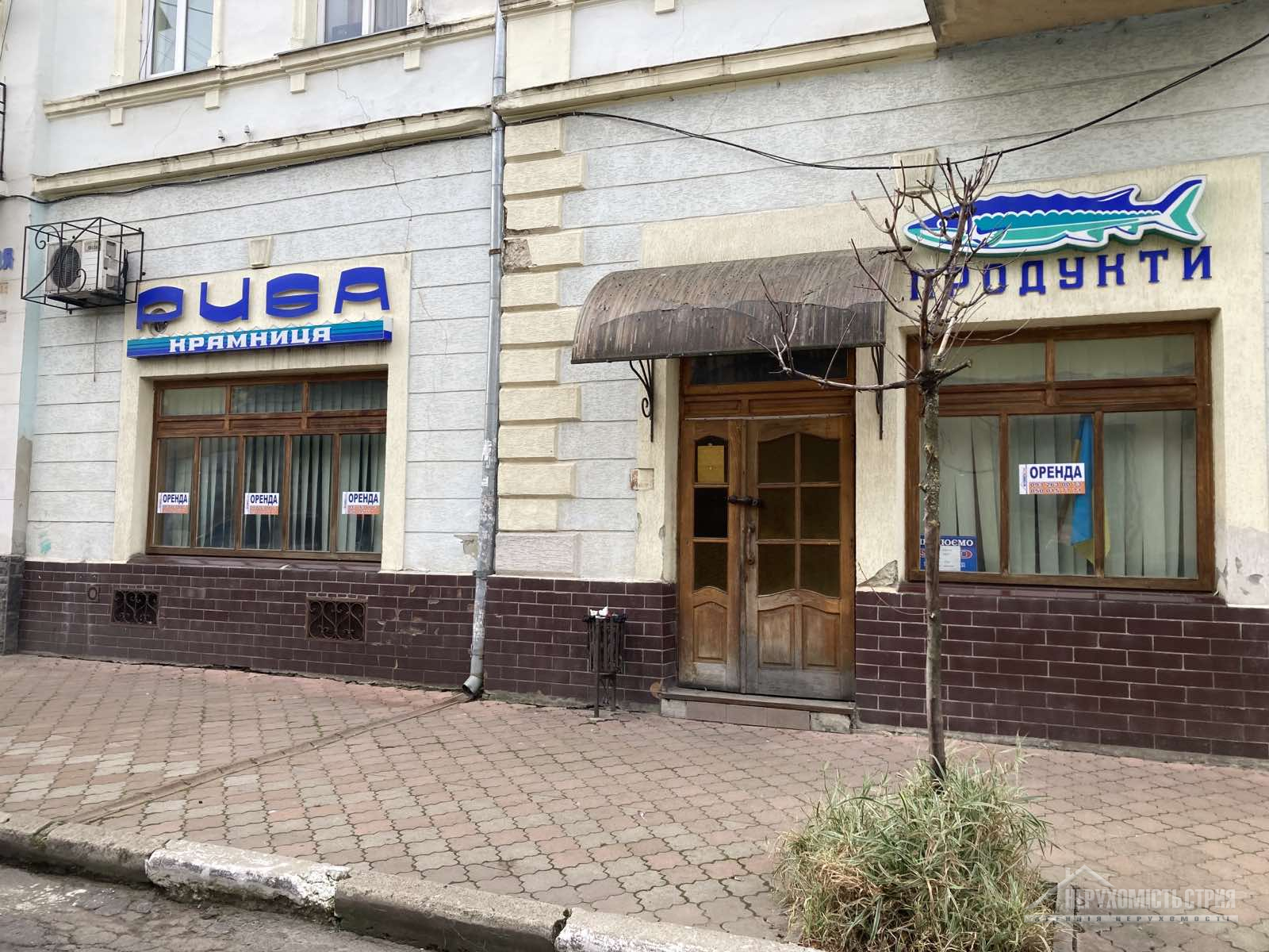 головний фасад магазину